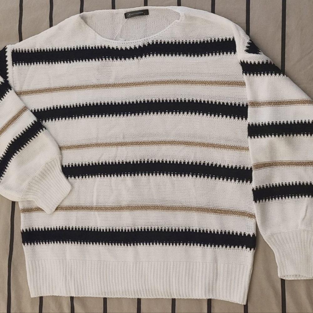 NWT Women's loose fit sweater